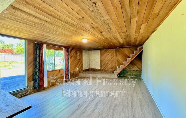 710 SE OLYMPIA DR