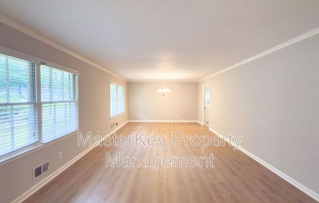 544 ELLYNN DR