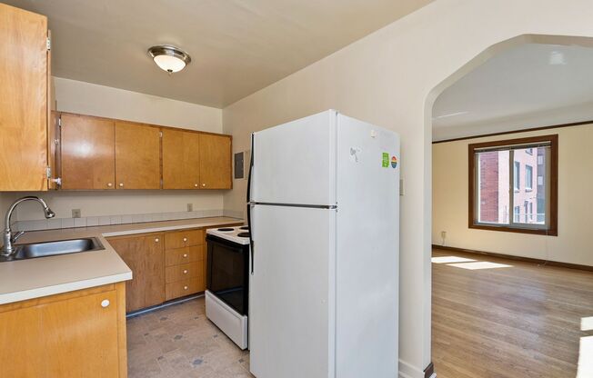 1 bed, 1 bath, 827 sqft, $1,795, Unit 206