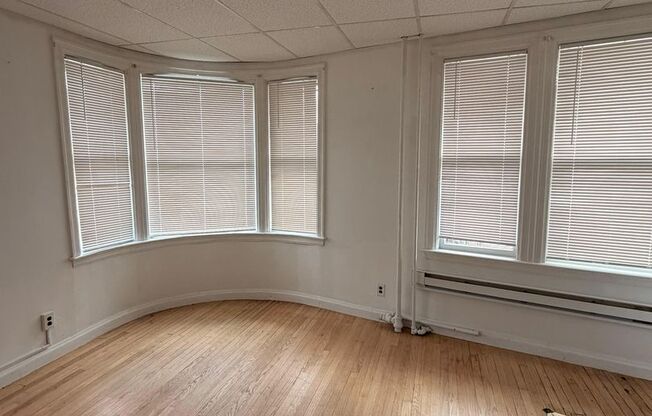 1 bed, 1 bath, 350 sqft, $625, Unit 314