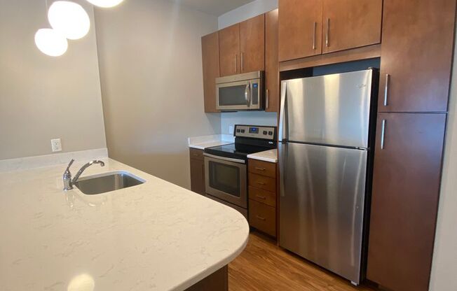 1 bed, 1 bath, 671 sqft, $1,325, Unit 363