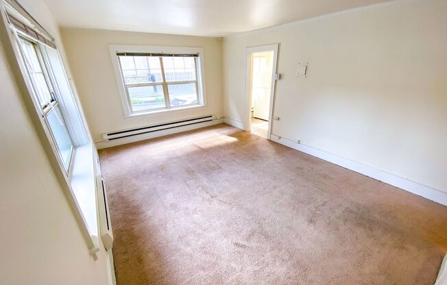 Studio, 1 bath, 472 sqft, $1,395, Unit 106