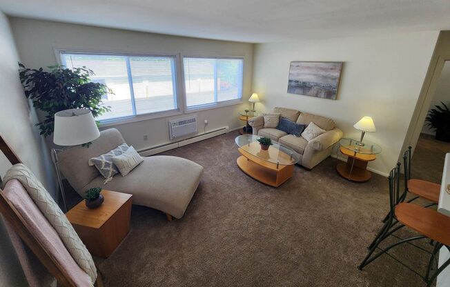 1 bed, 1 bath, 675 sqft, $810, Unit 30302