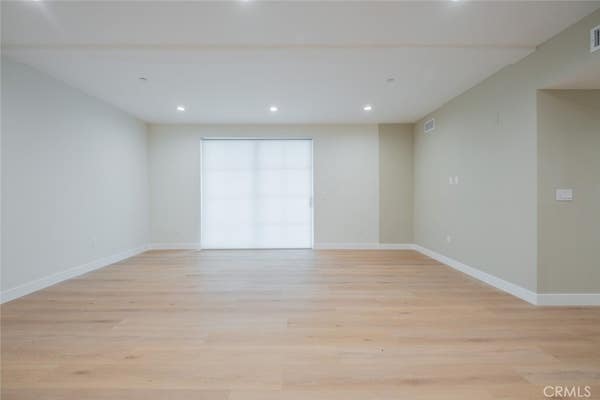 10218 FERNGLEN AVE