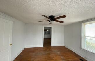 2 beds, 1 bath, $1,049