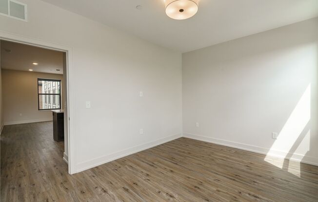 2 beds, 2 baths, $1,875, Unit 1050 N 4th St. Apt. 316