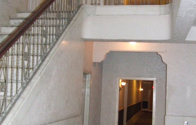*ONE MONTH FREE!  Charming Historic Apartments Steps from Piedmont Park
