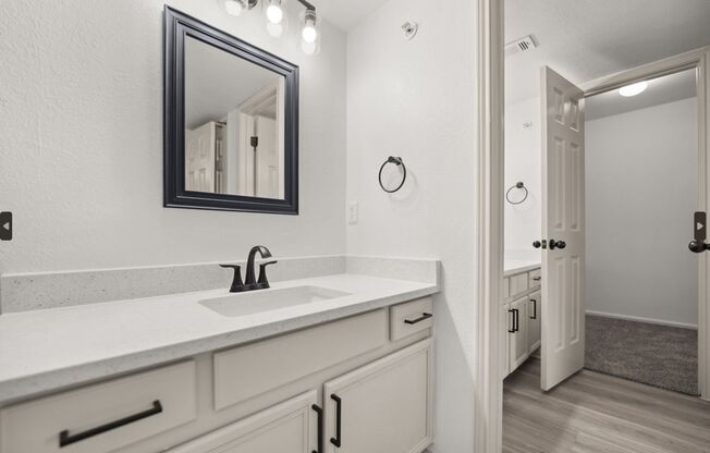 2 beds, 1.5 baths, $1,425, Unit 2202