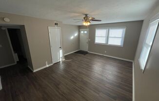 2 beds, 1 bath, $1,100, Unit 52 Morehouse Ct.