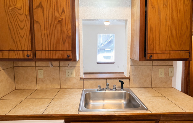 1 bed, 1 bath, 550 sqft, $795, Unit 8A