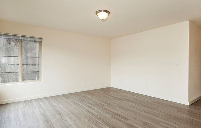 2 beds, 2 baths, 930 sqft, $2,976, Unit 307