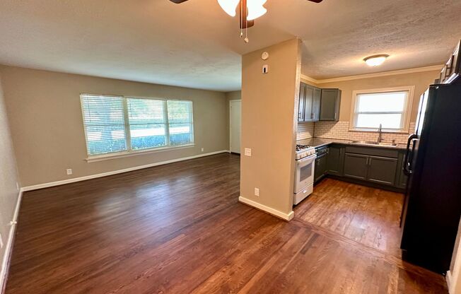 1 bed, 1 bath, 844 sqft, $1,450, Unit 6205 St Moritz Ave