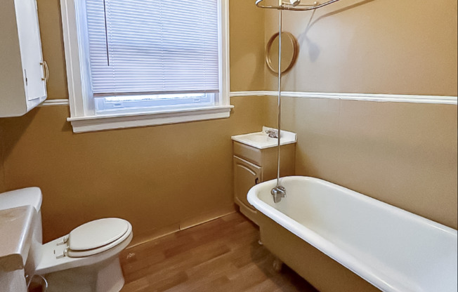 5602 N 7 ST