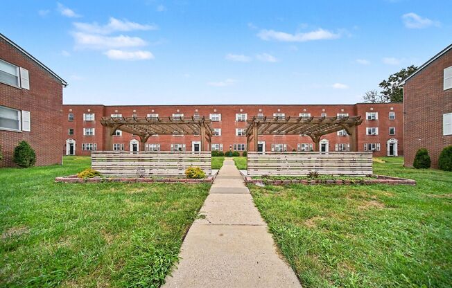 Studio, 1 bath, 394 sqft, $825, Unit 4828 #1S