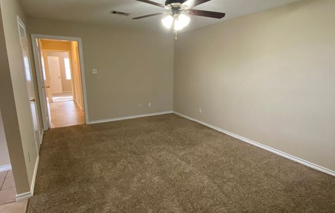 AUGUST PRE-LEASE Spacious & Affordable 3 Bedroom 2 Bathroom Duplex ON BUS ROUTE