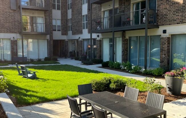 1 bed, 1 bath, 725 sqft, $1,725, Unit 5202-206
