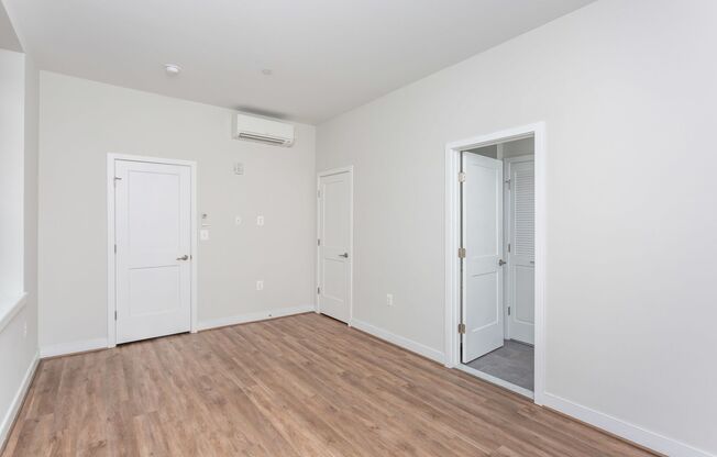 1 bed, 1 bath, 550 sqft, $1,410, Unit Unit 303 (Front)