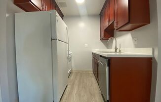 2 beds, 1 bath, 750 sqft, $2,105, Unit 08