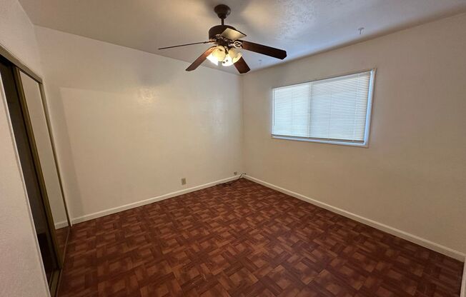 3 beds, 1 bath, $1,100