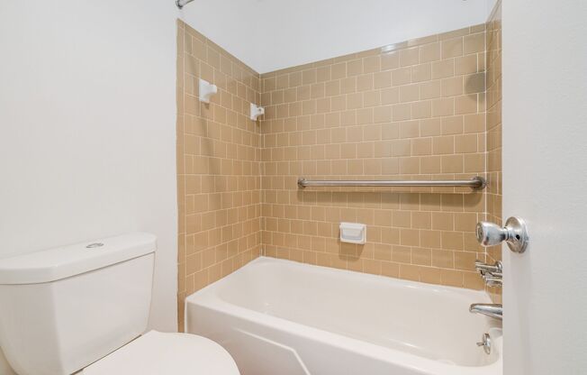 1 bed, 1 bath, 576 sqft, $1,175, Unit 2298-23