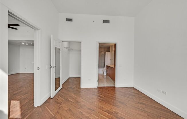 2 beds, 2 baths, $2,600, Unit # 3702