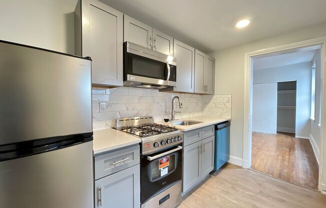 Studio, 1 bath, 475 sqft, $1,250, Unit 2R