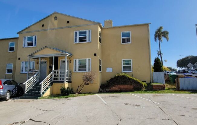 2218 CHATSWORTH BLVD