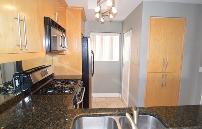 1 bed, 1 bath, $1,600