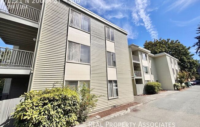 1121 N 200 ST