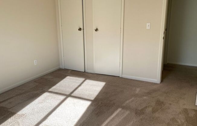 1 bed, 1 bath, 672 sqft, $870, Unit 2-13