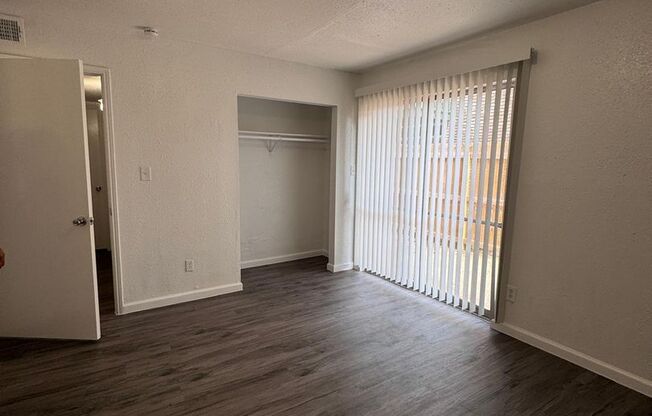 2 beds, 1 bath, 992 sqft, $1,250, Unit 134