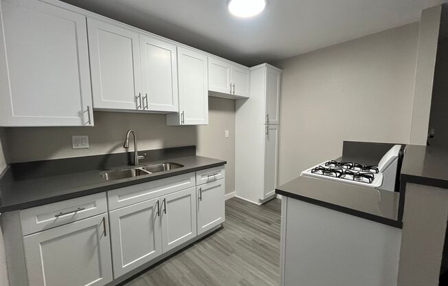 SPACIOUS 2 BEDROOM 1 BATH UPSTAIRS