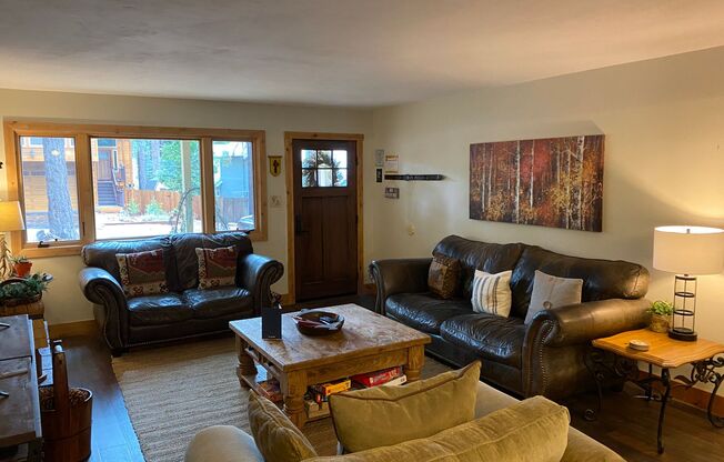 3 beds, 1 bath, $2,600