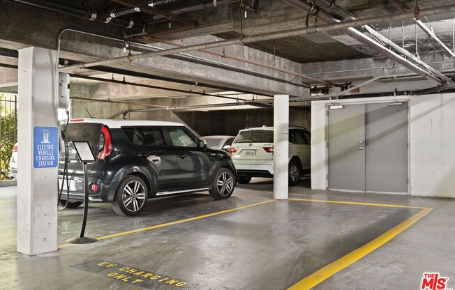 1 bed, 1 bath, 693 sqft, $3,000, Unit 228