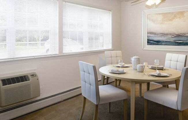 dining table and chairs at Heatherwood House at Ronkonkoma, Lake Ronkonkoma, New York