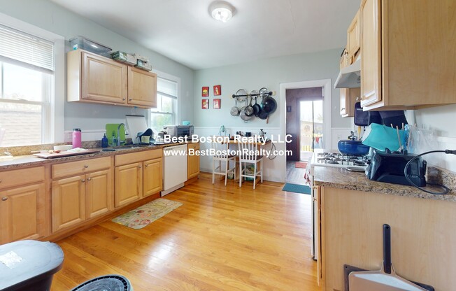 104 Highland Ave # 1R