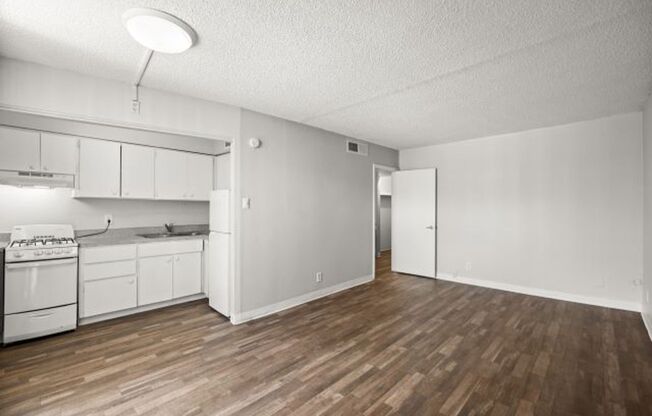 1 bed, 1 bath, 535 sqft, $800, Unit 27