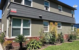 915 Gardenia Ave.