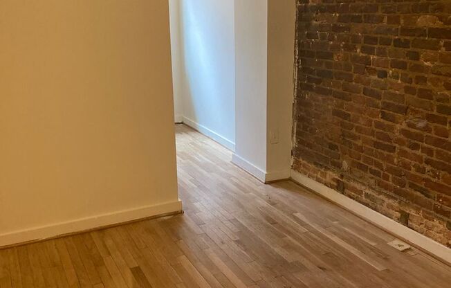 2 beds, 2 baths, 1,000 sqft, $1,799, Unit 22-1