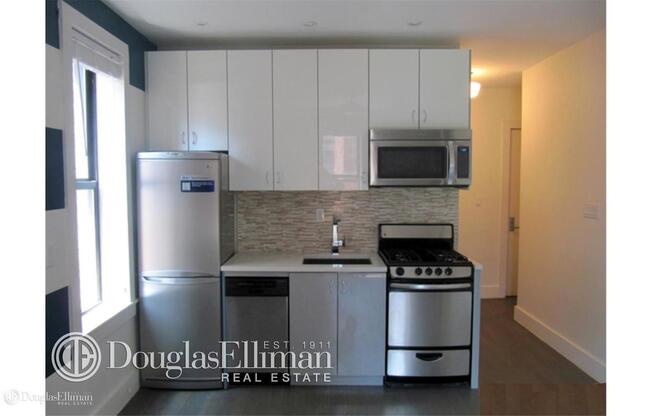 48 W 138 ST
