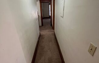 4 beds, 2 baths, $1,595, Unit 1011