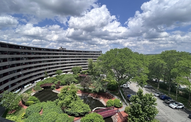 2 beds, 1 bath, 833 sqft, $2,680, Unit 239