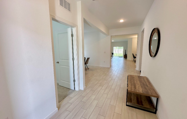3501 YARIAN DR