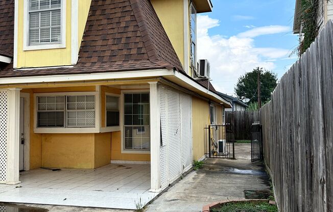 1 bed, 1 bath, 400 sqft, $650