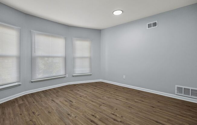 5-Bedroom, 2.5-Bathroom Historic Home in Highland Park