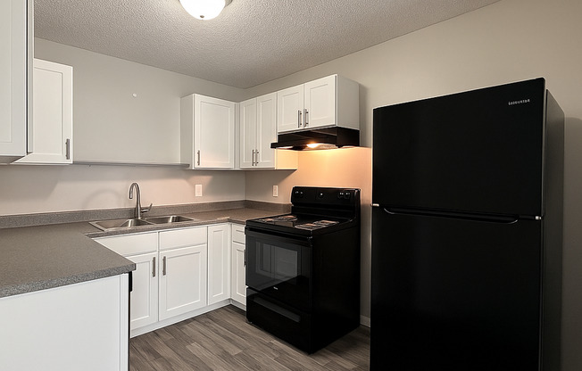 3 beds, 1 bath, 820 sqft, $1,398, Unit 1325w