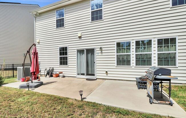 4 beds, 2.5 baths, $2,795