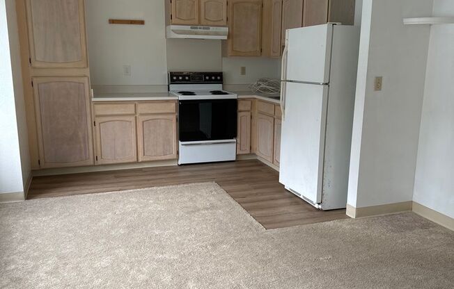 2 beds, 1 bath, $2,100