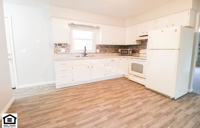 3 bedroom home in the Blackhawk Addition ***Move in RENT SPECIAL! $200 OFF FIRST MONTH'S RENT!***