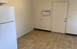 2 beds, 1 bath, 675 sqft, $650, Unit 104 Jefferson Pl